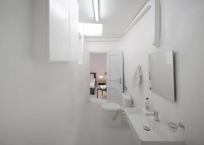 Lucia Area カラファティス