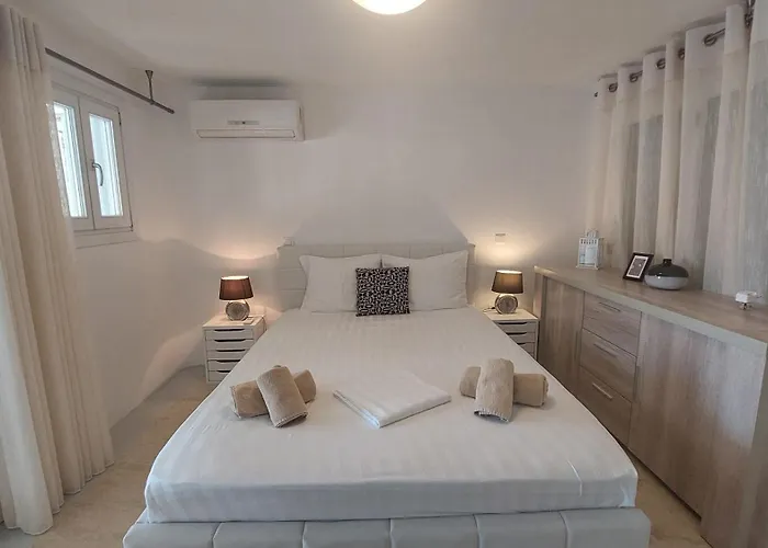 Lucia Area * Kalafáti